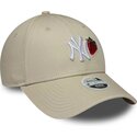 mutzen-gebogen-beige-verstellbares-band-9forty-fruit-icon-strawberry-der-new-york-yankees-mlb-von-new-era