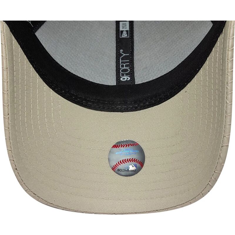 casquette-courbee-beige-ajustable-avec-logo-beige-9forty-pu-weave-new-york-yankees-mlb-new-era casquette-courbee-beige-ajustable-avec-logo-beige-9forty-pu-weave-new-york-yankees-mlb-new-era