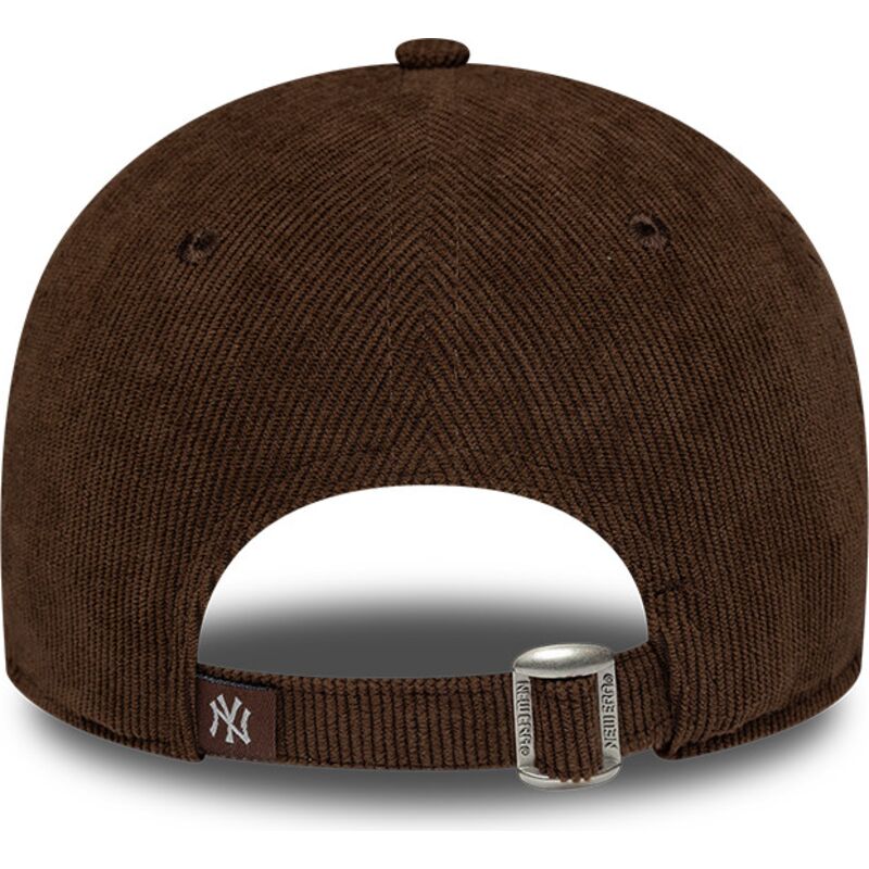 casquette-courbee-marron-ajustable-pour-femme-9twenty-cord-script-new-york-yankees-mlb-new-era casquette-courbee-marron-ajustable-pour-femme-9twenty-cord-script-new-york-yankees-mlb-new-era