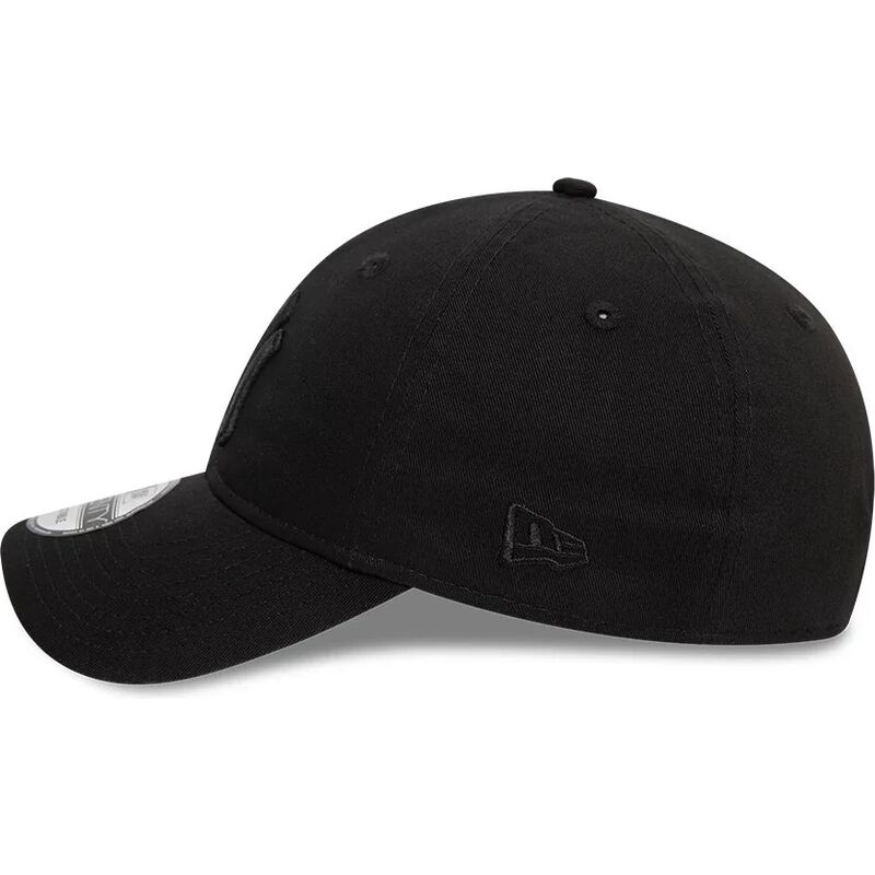 casquette-courbee-noire-ajustable-avec-logo-noir-9twenty-league-essential-new-york-yankees-mlb-new-era