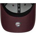 mutzen-gebogen-rot-verstellbares-band-9forty-league-essential-der-new-york-yankees-mlb-von-new-era