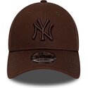 mutzen-gebogen-braun-verstellbares-band-9forty-league-essential-der-new-york-yankees-mlb-von-new-era