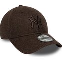 casquette-courbee-marron-snapback-avec-logo-marron-9forty-winter-new-york-yankees-mlb-new-era