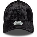 casquette-courbee-noire-ajustable-pour-femme-avec-logo-noir-9forty-pattern-velour-new-york-yankees-mlb-new-era