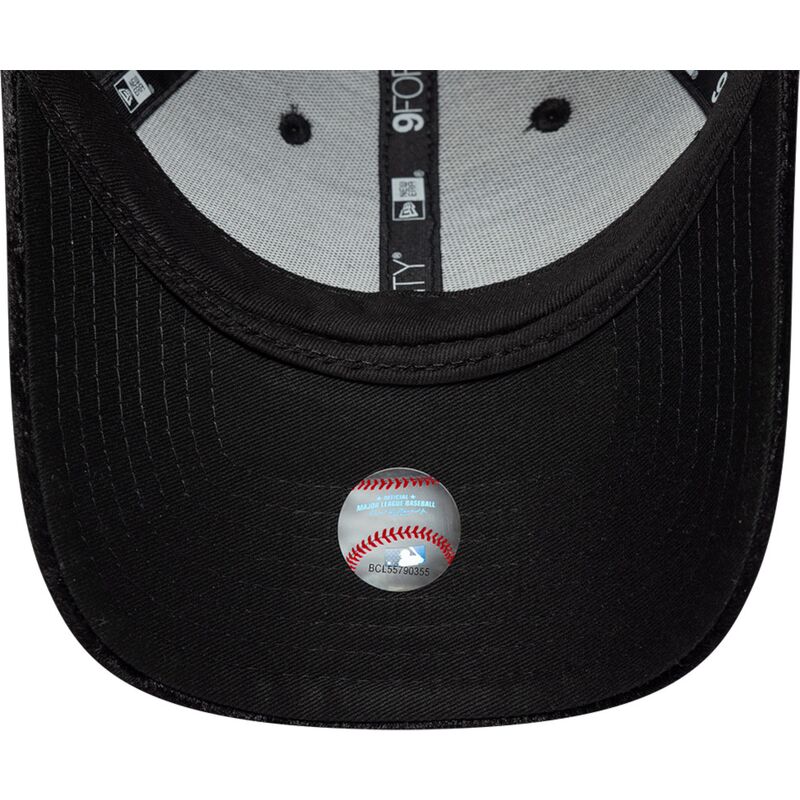 mutzen-gebogen-schwarz-verstellbares-band-9forty-pattern-velour-der-new-york-yankees-mlb-von-new-era