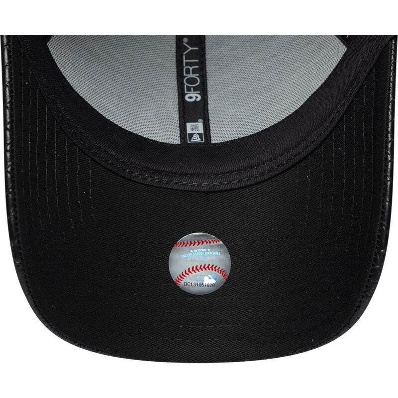 mutzen-gebogen-schwarz-snapback-9forty-pu-weave-der-new-york-yankees-mlb-von-new-era