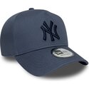 casquette-courbee-bleue-snapback-avec-logo-bleu-marine-e-frame-league-essential-new-york-yankees-mlb-new-era