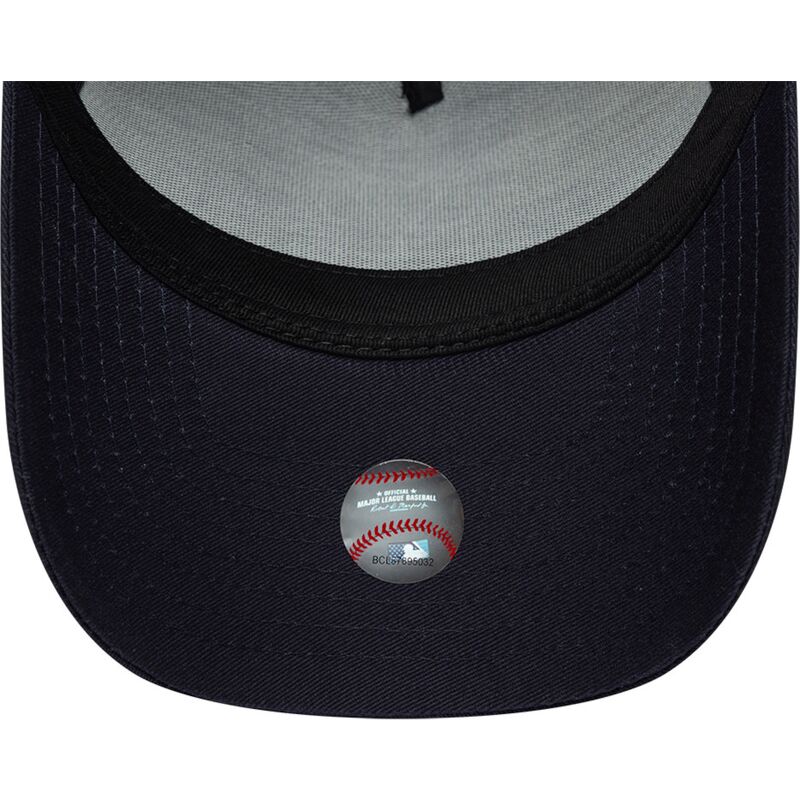 mutzen-gebogen-marineblau-snapback-9forty-e-frame-team-outline-der-new-york-yankees-mlb-von-new-era mutzen-gebogen-marineblau-snapback-9forty-e-frame-team-outline-der-new-york-yankees-mlb-von-new-era