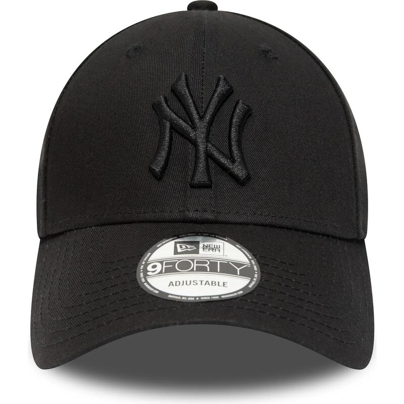 schwarze-verstellbare-curved-cap-mit-schwarzem-logo-9forty-league-essential-der-new-york-yankees-mlb-von-new-era schwarze-verstellbare-curved-cap-mit-schwarzem-logo-9forty-league-essential-der-new-york-yankees-mlb-von-new-era