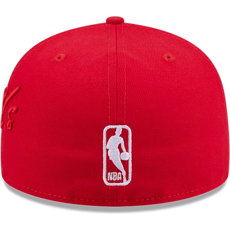 mutzen-flach-rot-angepasst-59fifty-side-script-der-chicago-bulls-nba-von-new-era