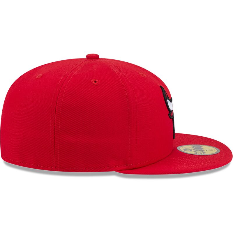 mutzen-flach-rot-angepasst-59fifty-side-script-der-chicago-bulls-nba-von-new-era