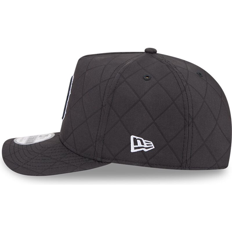 casquette-courbee-noire-snapback-avec-logo-noir-9fifty-a-frame-precurved-checkered-boston-red-sox-mlb-new-era