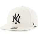 gorra-plana-blanca-lisa-snapback-de-mlb-new-york-yankees-de-47-brand