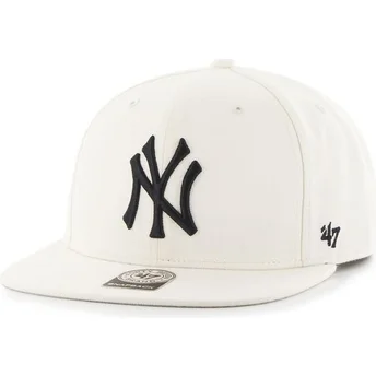 Gorra plana blanca lisa snapback de MLB New York Yankees de 47 Brand