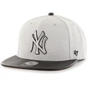 mutzen-flach-grau-snapback-lisa-lateral-der-new-york-yankees-mlb-von-47-brand